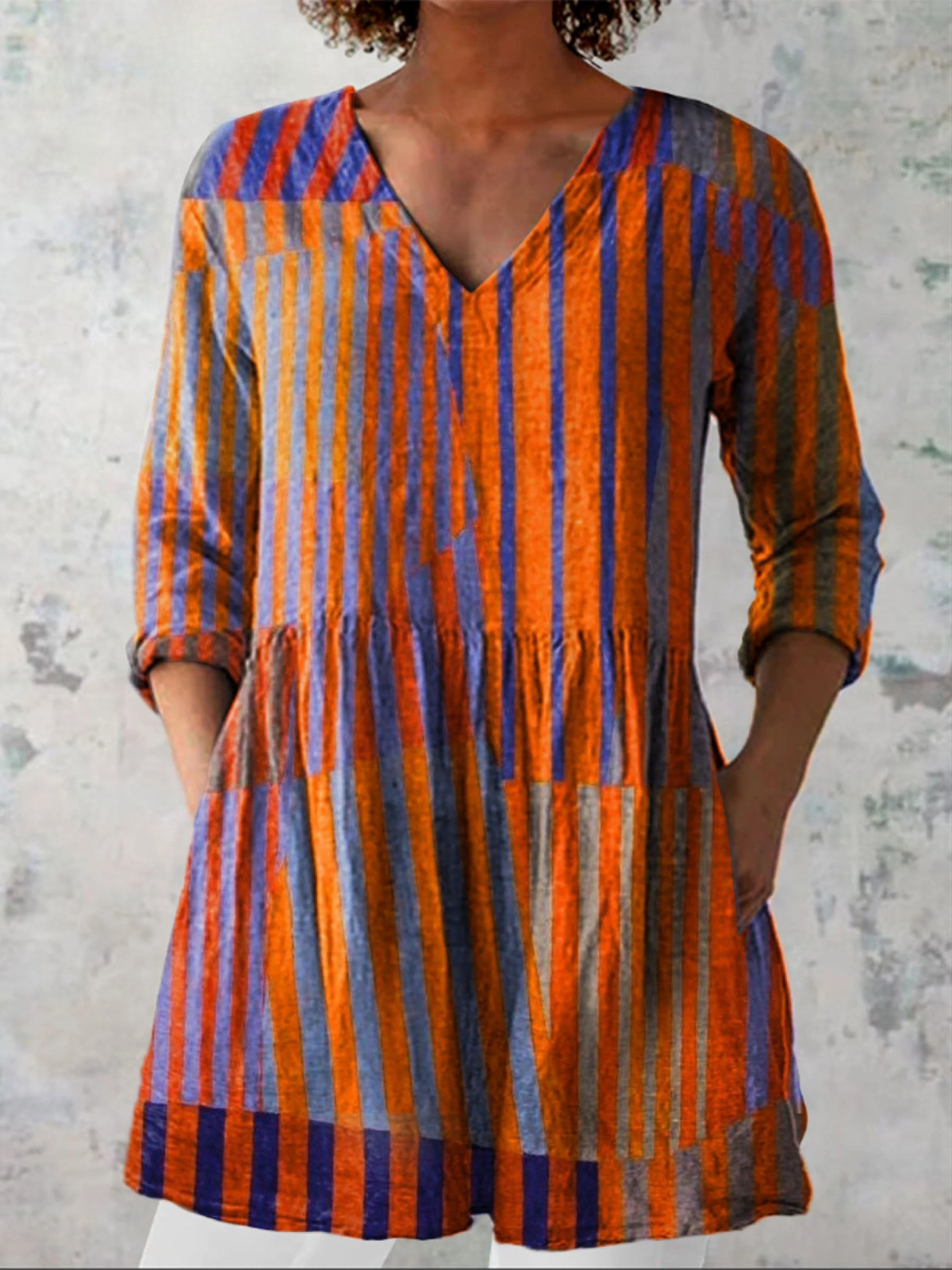 JOYCE | LONG BLOUSE WITH A V-NECK