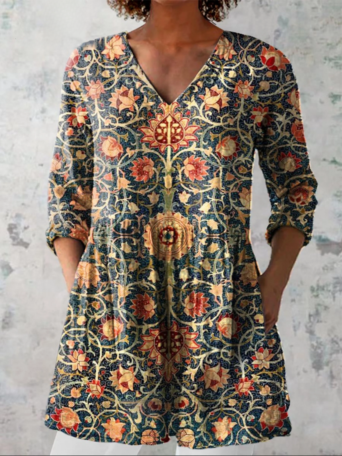 NOLA | LONG BLOUSE WITH A V-NECK