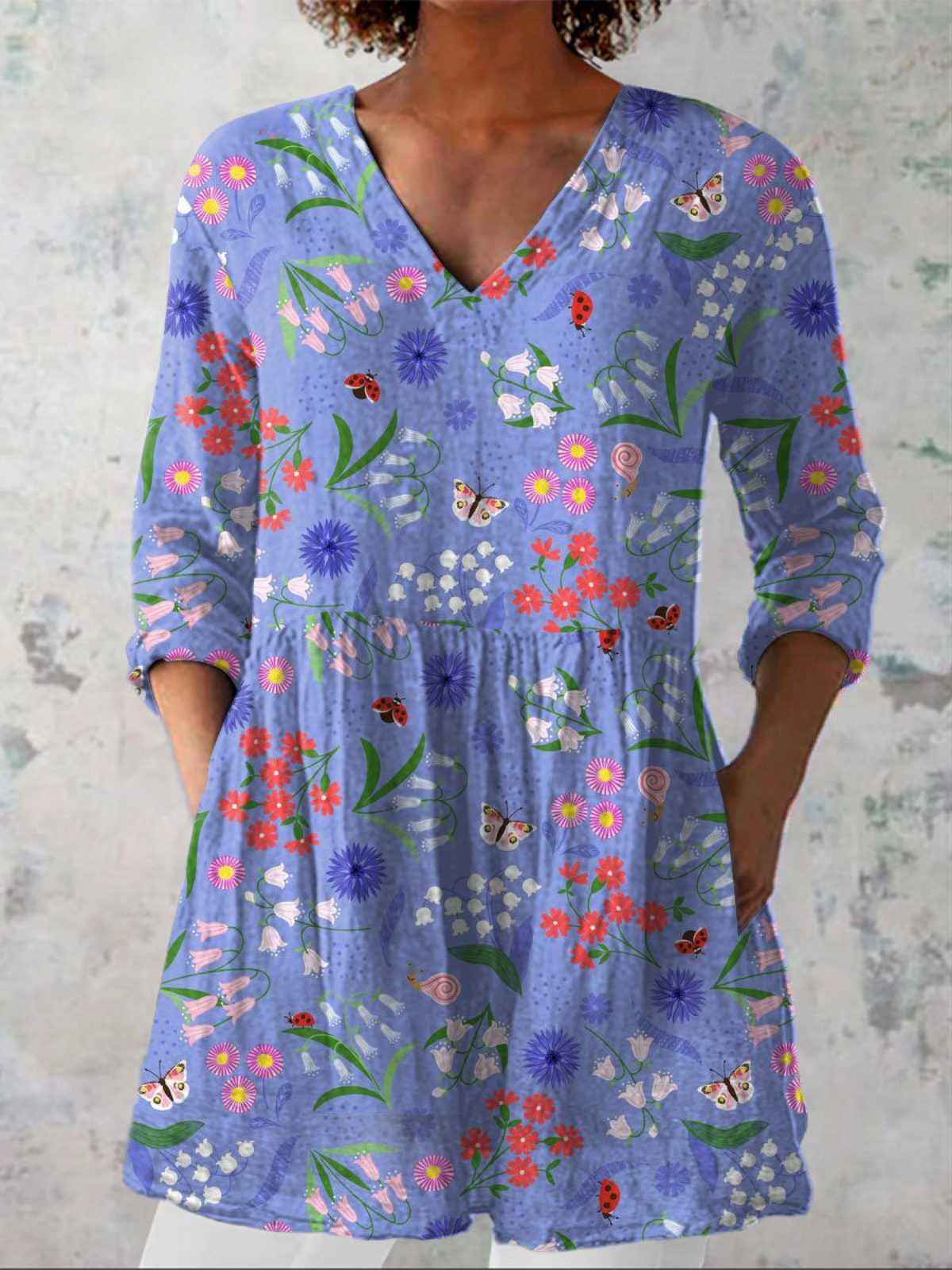 LINDA | LONG BLOUSE WITH A V-NECK