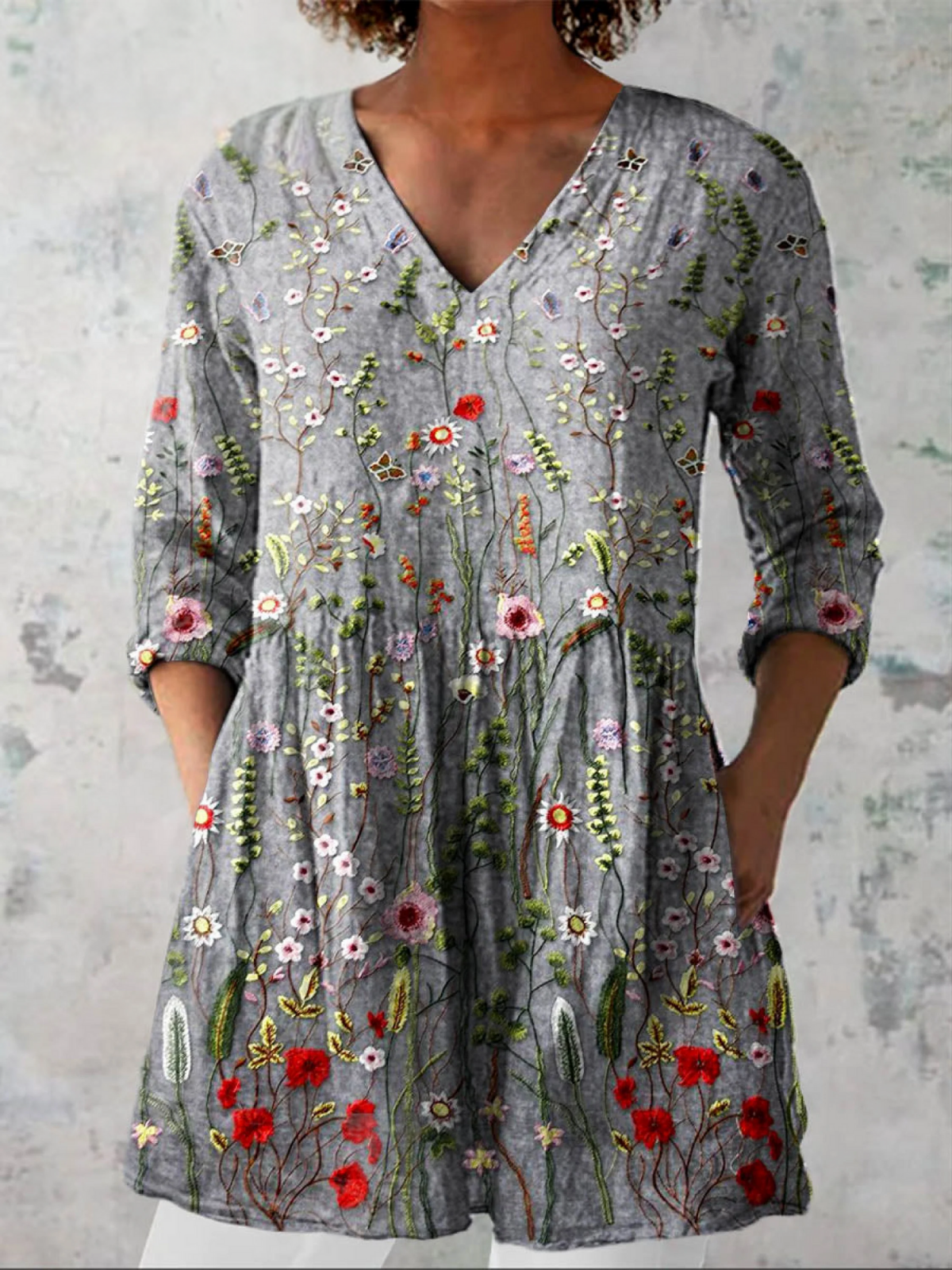 DOREEN | LONG BLOUSE WITH A V-NECK