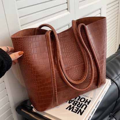 Betina™ Leather Bag - Elegant Everyday Minimalist Style